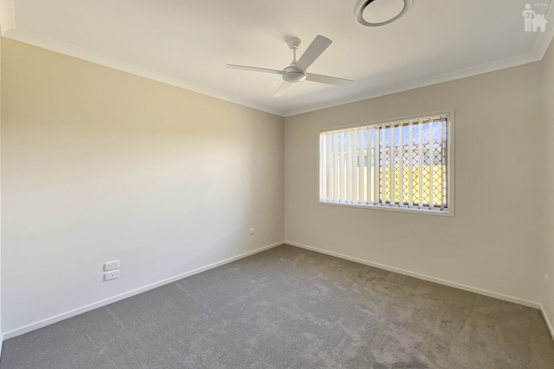 15 Eastminster Street, Eli Waters, QLD 4655 AUS