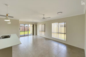 15 Eastminster Street, Eli Waters, QLD 4655 AUS