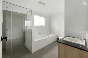 78 Fredrick Circuit, Eli Waters, QLD 4655 AUS