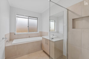 45 Woodruff Crescent, Nikenbah, QLD 4655 AUS