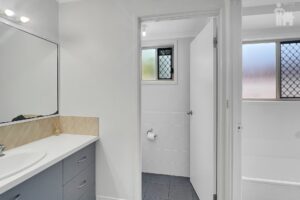 4 Greenway Drive, Pialba, QLD 4655 AUS