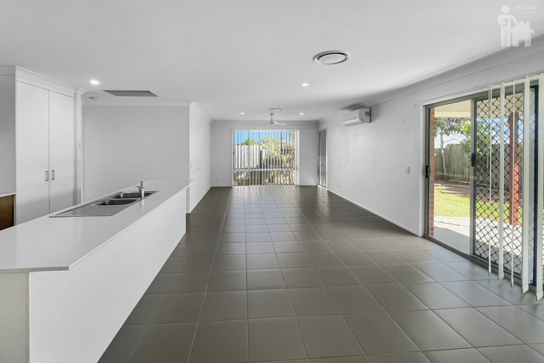 16 Wylie Way, Urraween, QLD 4655 AUS